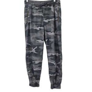 Pre-loved TNA Alex Camo Jogger Pants in Black/Grey - Size XS
